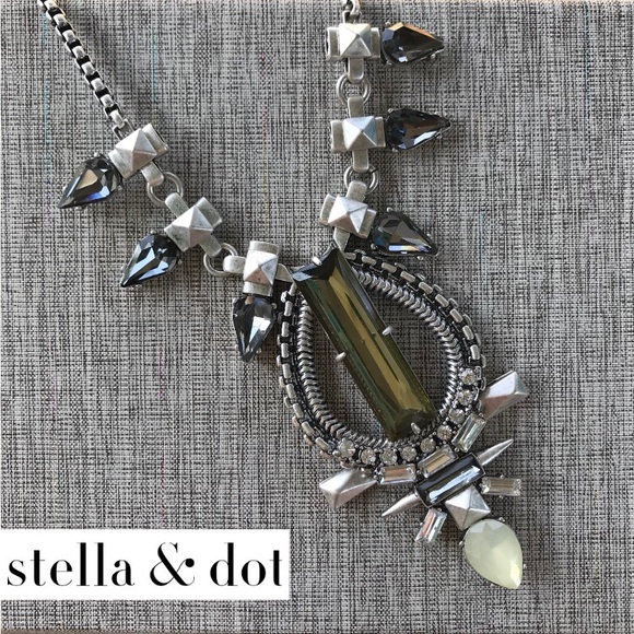 Stella & Dot Jewelry - Stella & Dot Eclipse Pendant Rhinestone Necklace